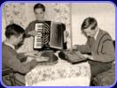 1958 Peter, Günther und Walter bei der Hausmusik